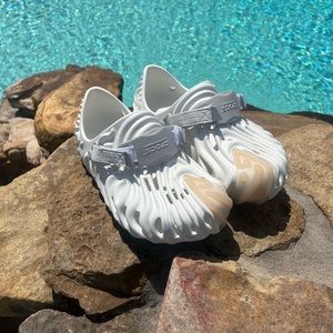 Bembury Pollex Crocs “Stratus”